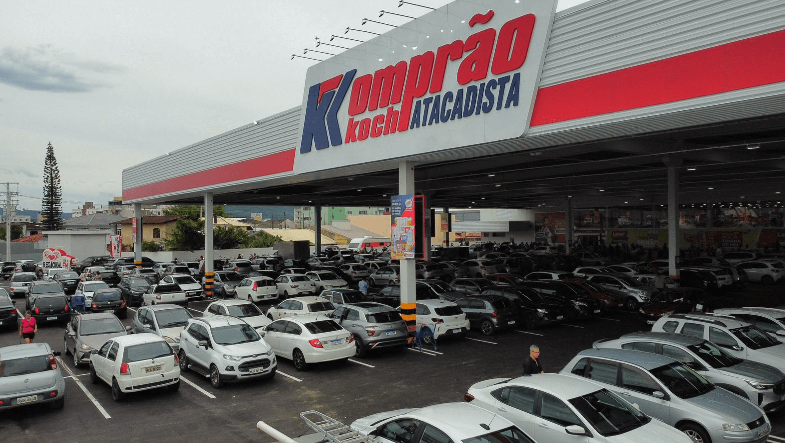 Grupo Koch vai fazer mutirão de empregos em todas as lojas 