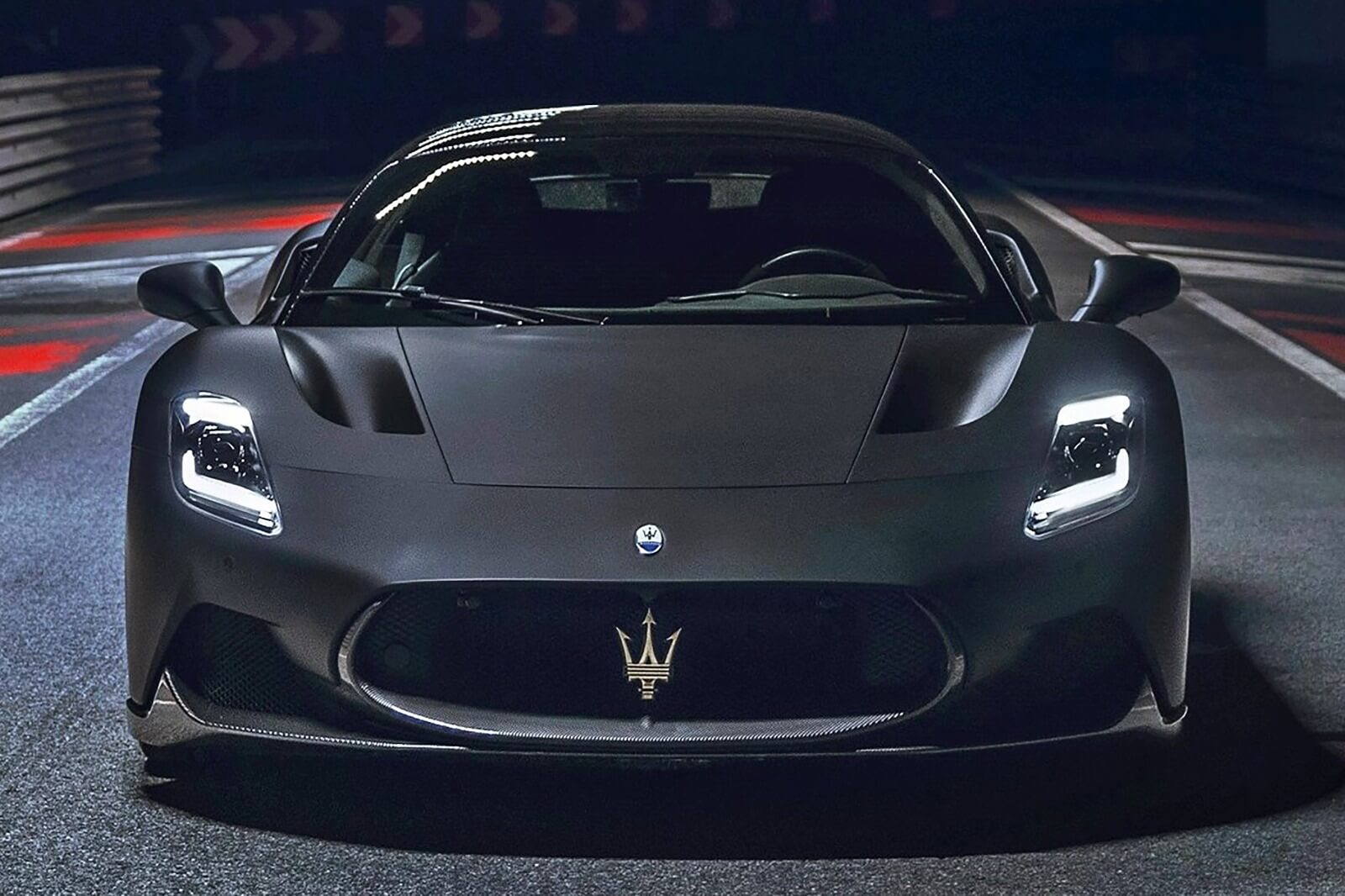 Maserati apresenta superesportivo com edição limitada