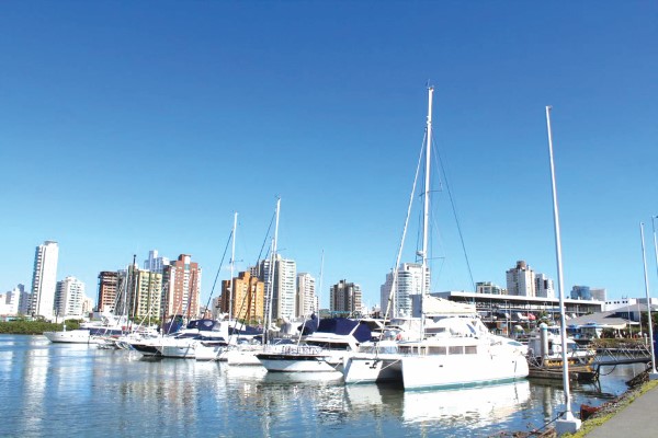 Marina projeta boulevard com centro de compras