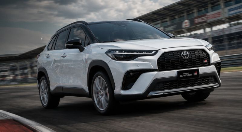 Corolla Cross 2027 chega com preços a partir de R$ 194 mil