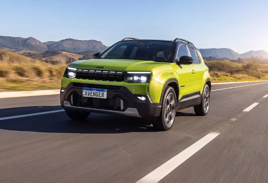 Jeep Avenger chega por R$ 114.990 e tem até ChatGPT