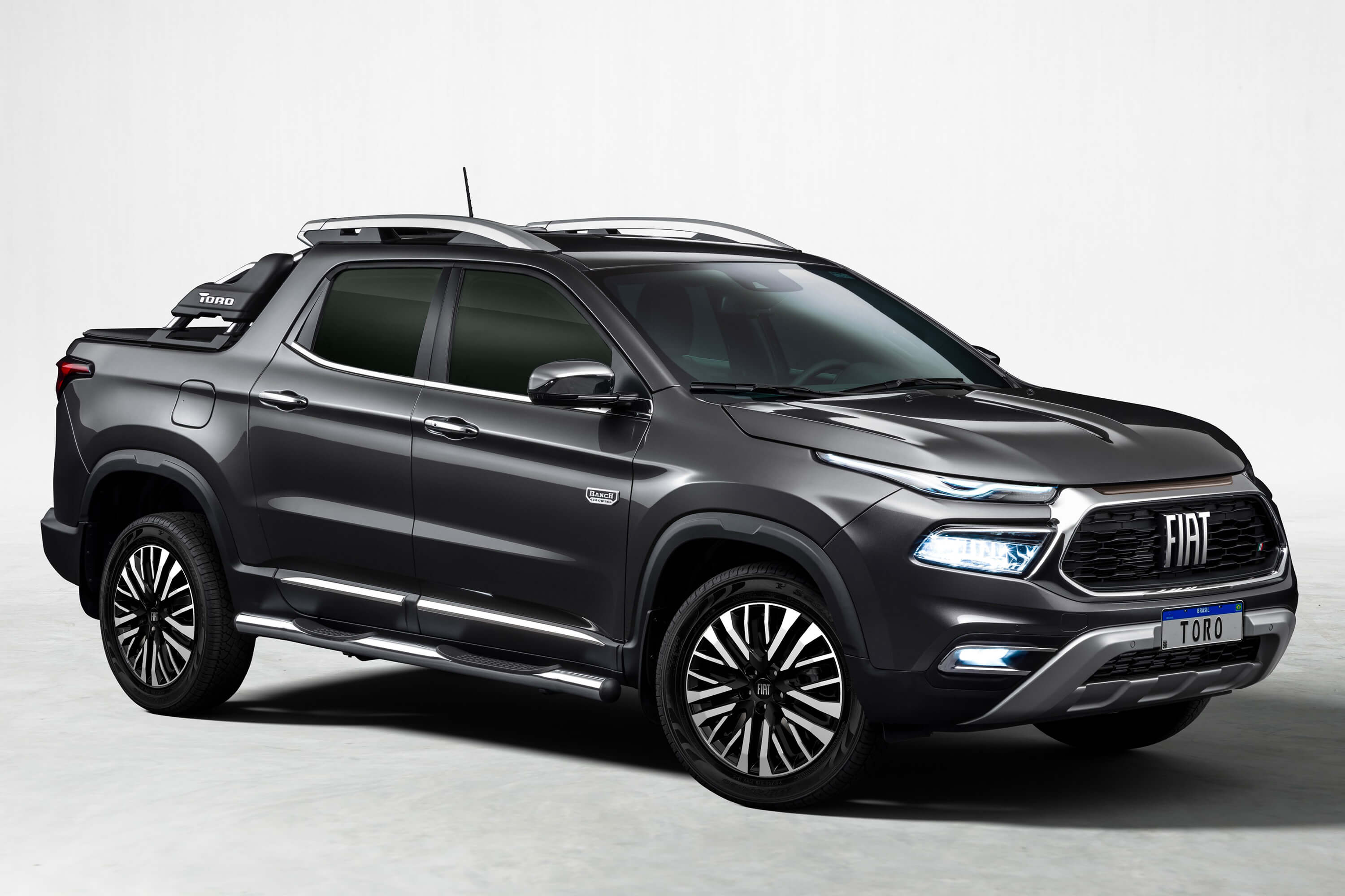 Fiat Toro renova motor com mais potência e economia