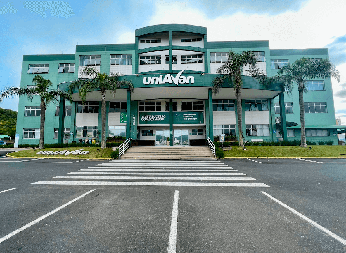 Plantão de matrículas da Uniavan segue aberto até sábado 