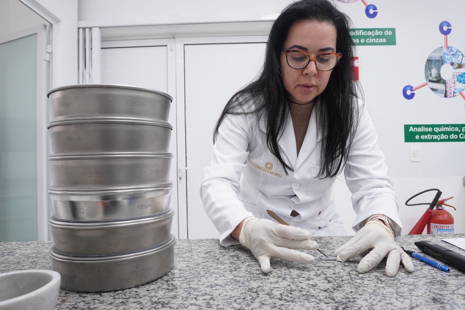Cinzas podem virar cristais e até diamantes; entenda como funciona