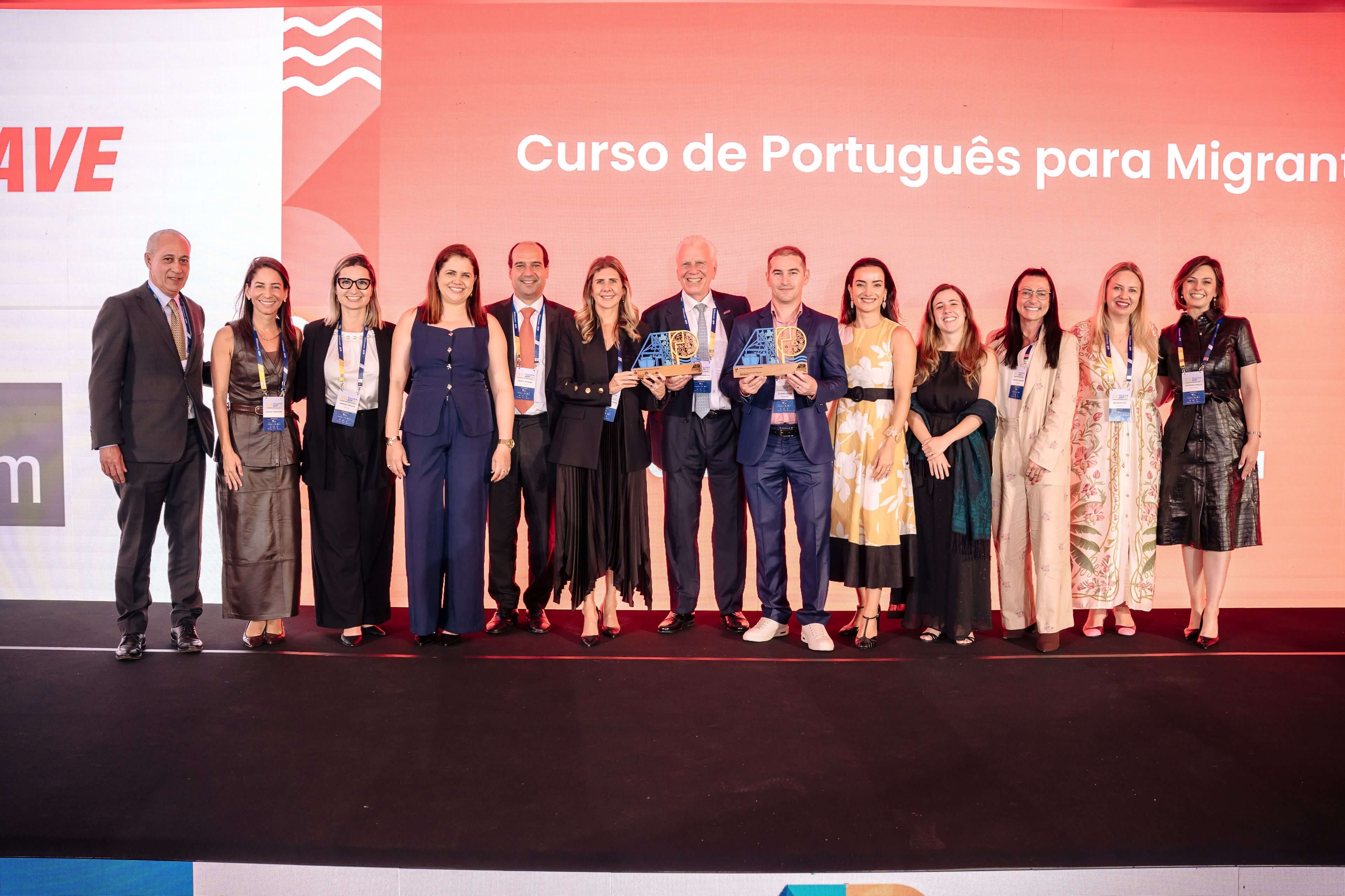 Portonave ganha prêmio nacional por ensinar português a migrantes