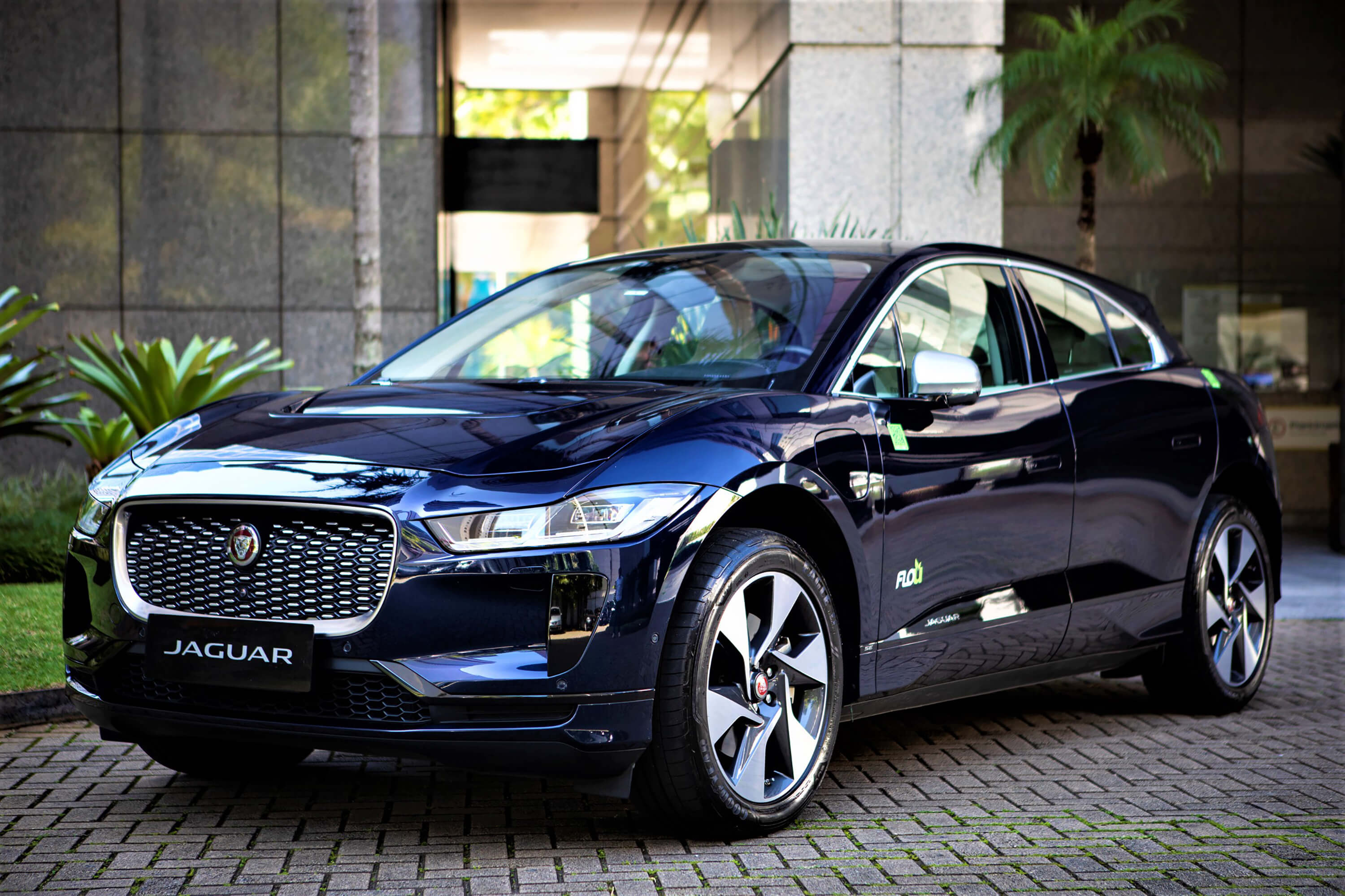 Jaguar anuncia serviços de locação e assinatura de carros de luxo