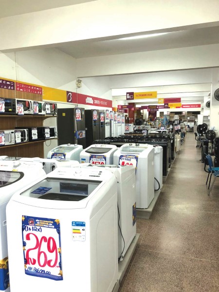 Berlanda inaugura dezenas de lojas e apoia ações sociais em Santa Catarina 